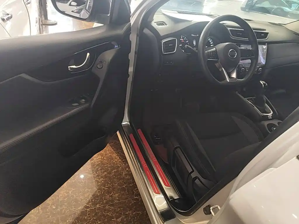 Nissan Qashqai — миниатюра 16