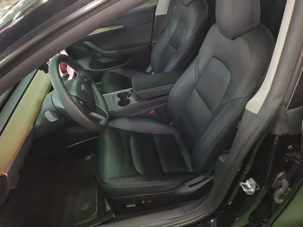 Tesla Model 3 — миниатюра 15