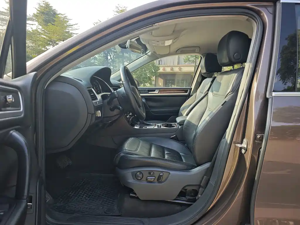 Volkswagen Touareg — миниатюра 12