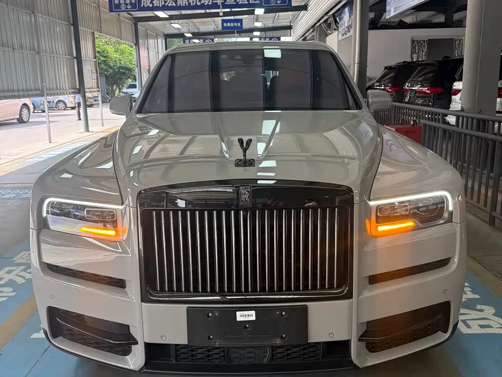 Купить Rolls-Royce Cullinan