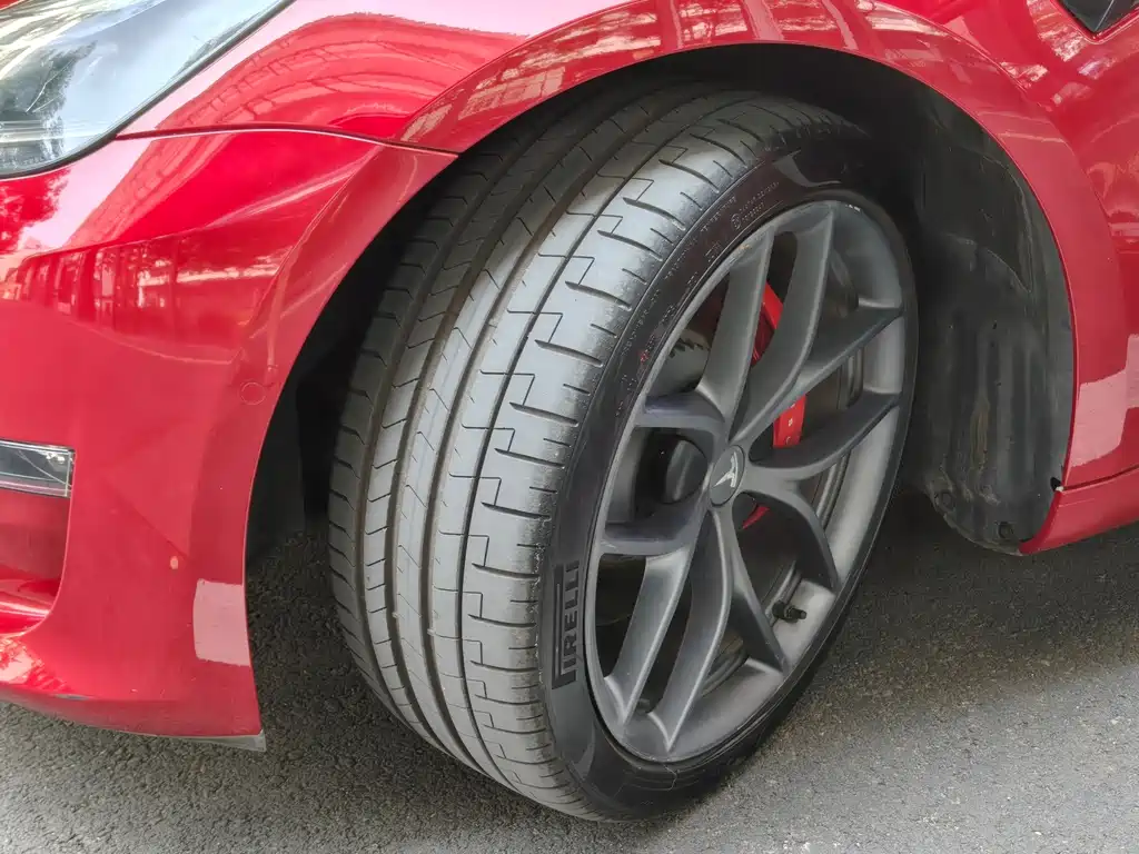 Tesla Model 3 — миниатюра 7