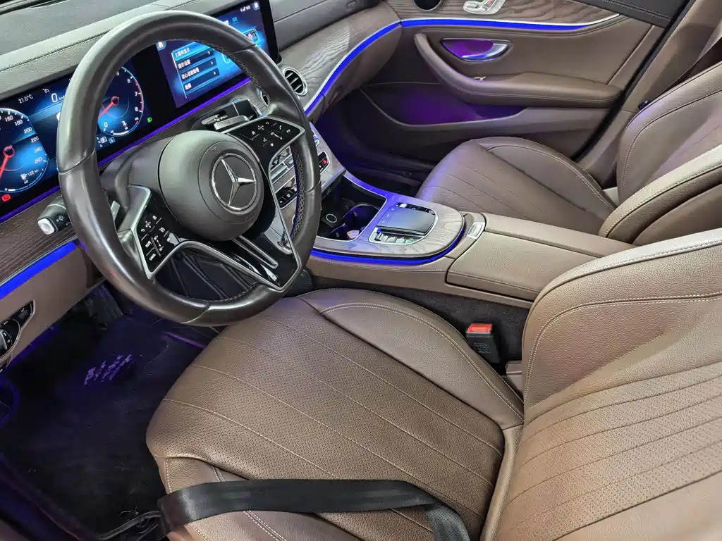 Mercedes-Benz E-Class — миниатюра 16
