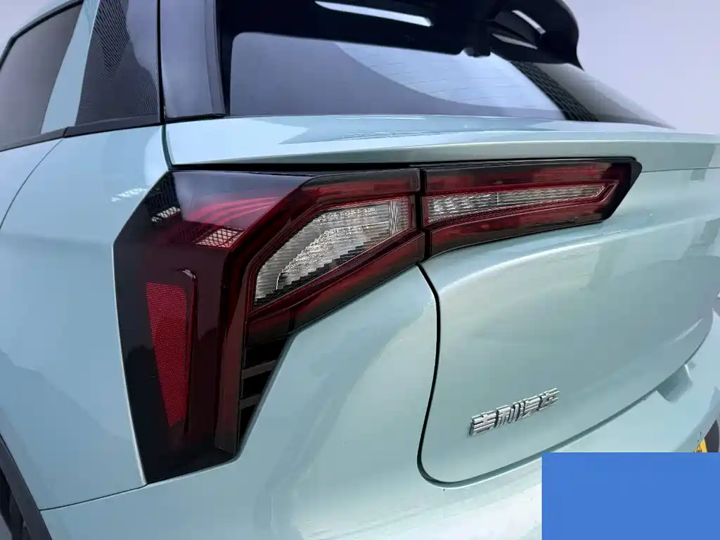 Geely E Firefly E 2022 401KM 4 мест