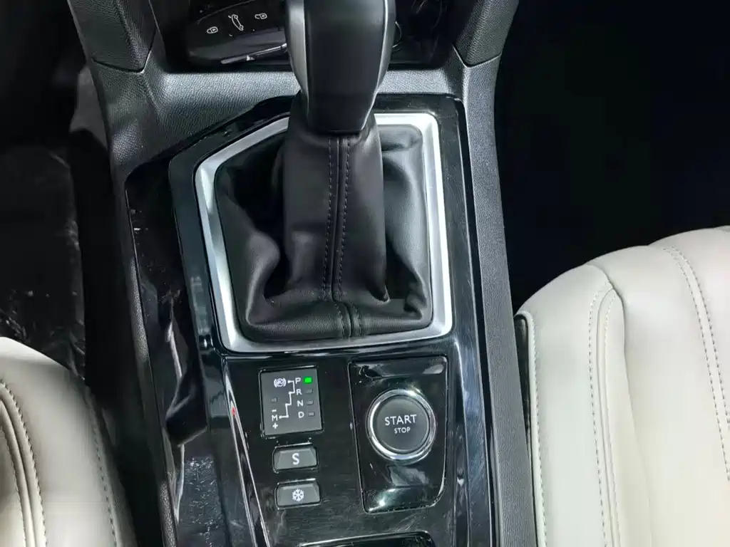 Peugeot 408 — миниатюра 13
