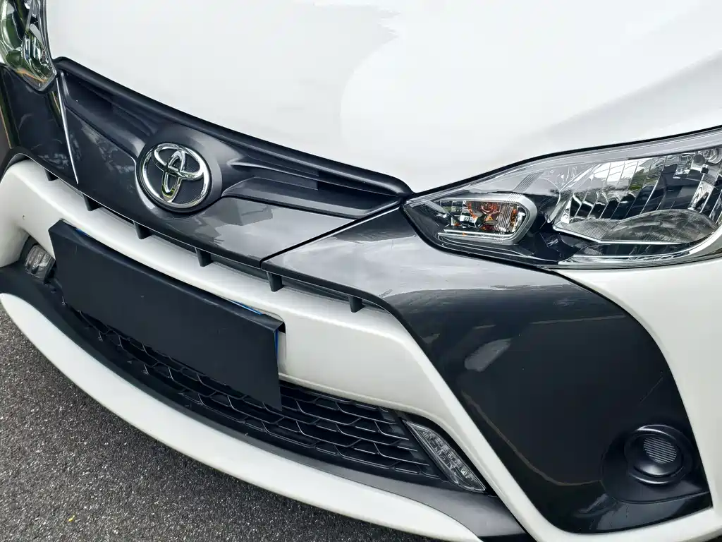 Toyota Yaris L — миниатюра 5