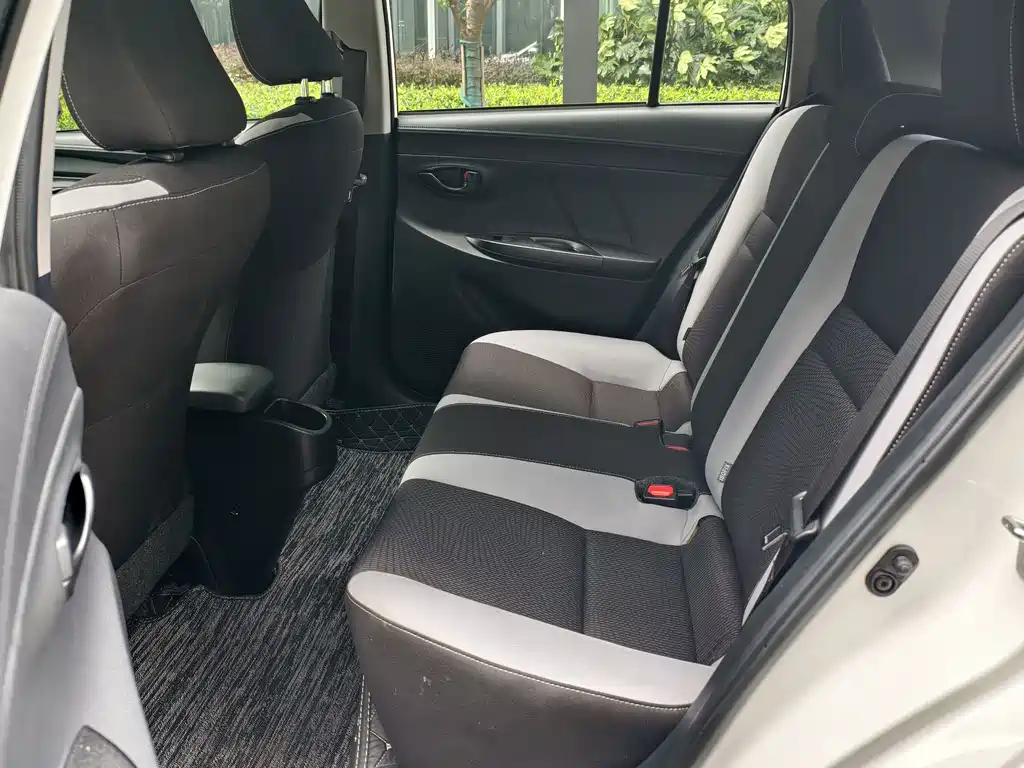 Toyota Yaris L — миниатюра 27