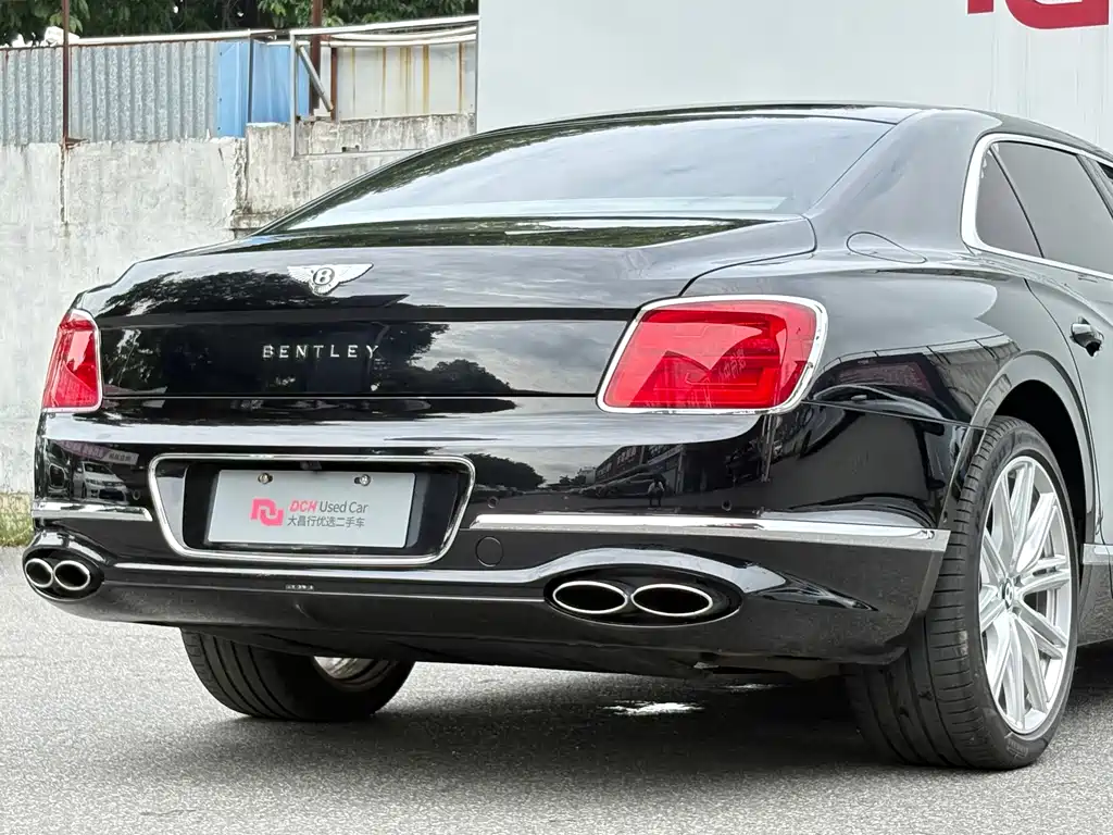 Bentley Flying Spur PHEV — миниатюра 27