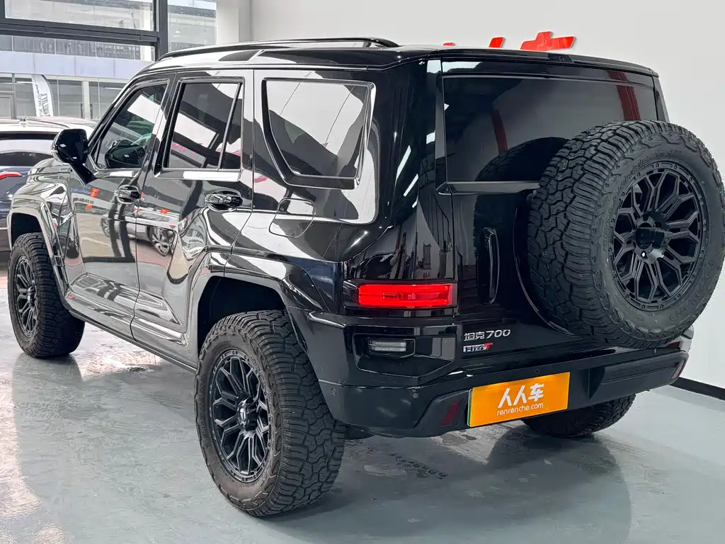 TANK TANK 700 NEW ENERGY