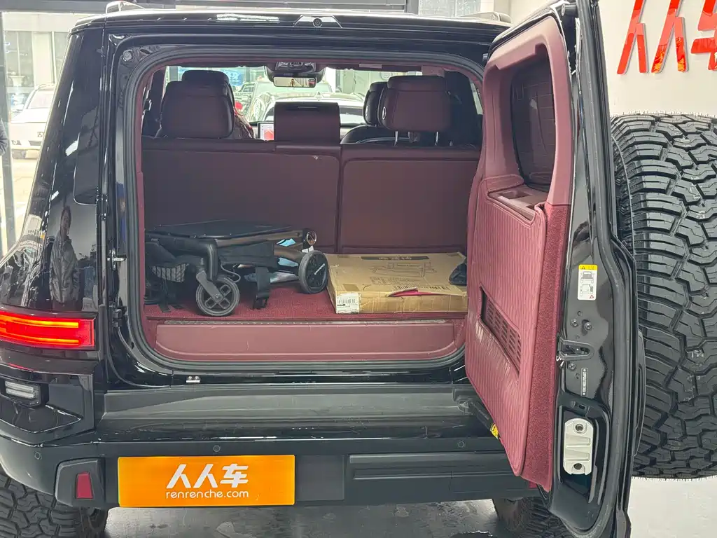 TANK TANK 700 NEW ENERGY