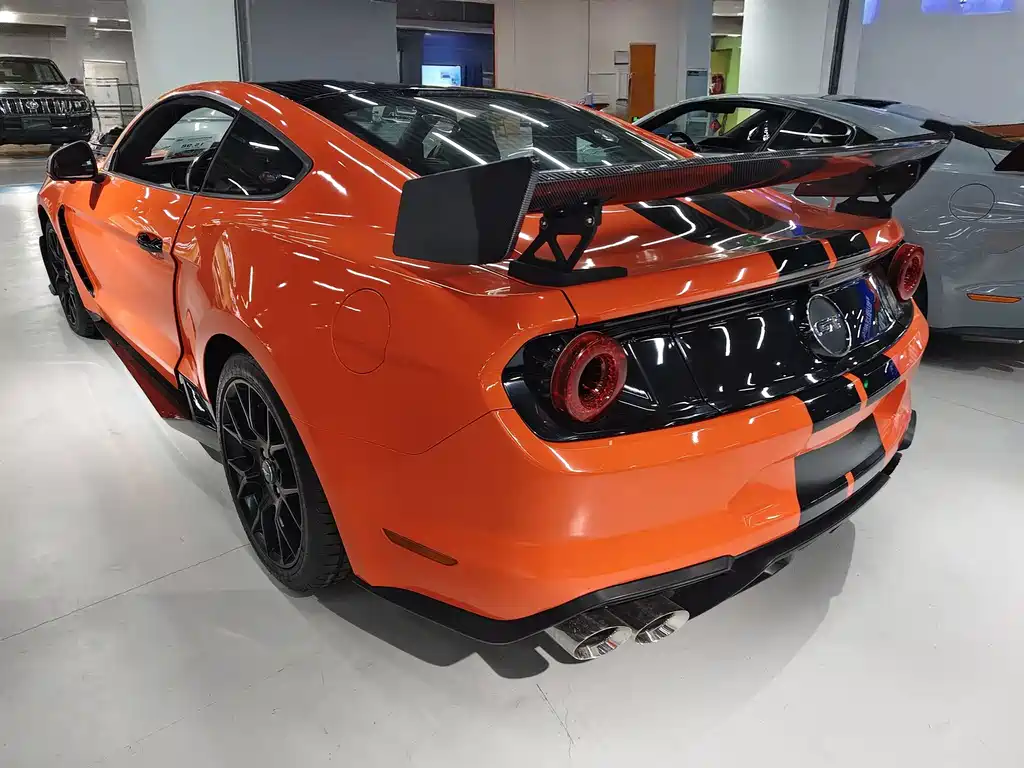 Ford Mustang — миниатюра 7