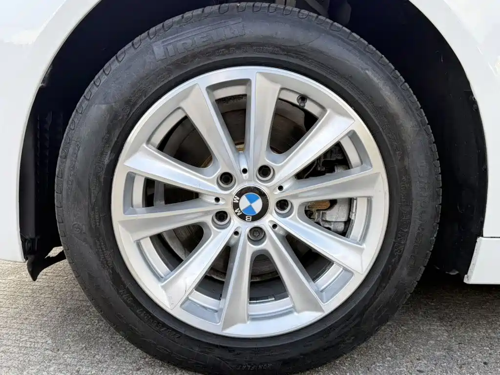 BMW 5 Series — миниатюра 15