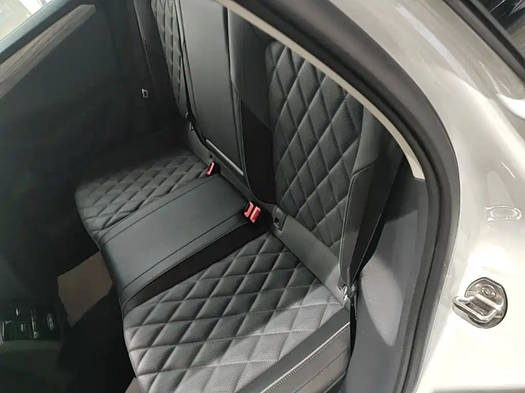 Volkswagen Sagitar — миниатюра 17