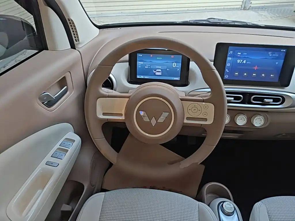 Wuling MINIEV — миниатюра 11