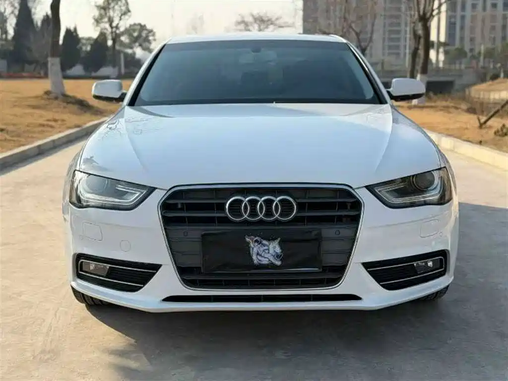 Audi A4L 2015