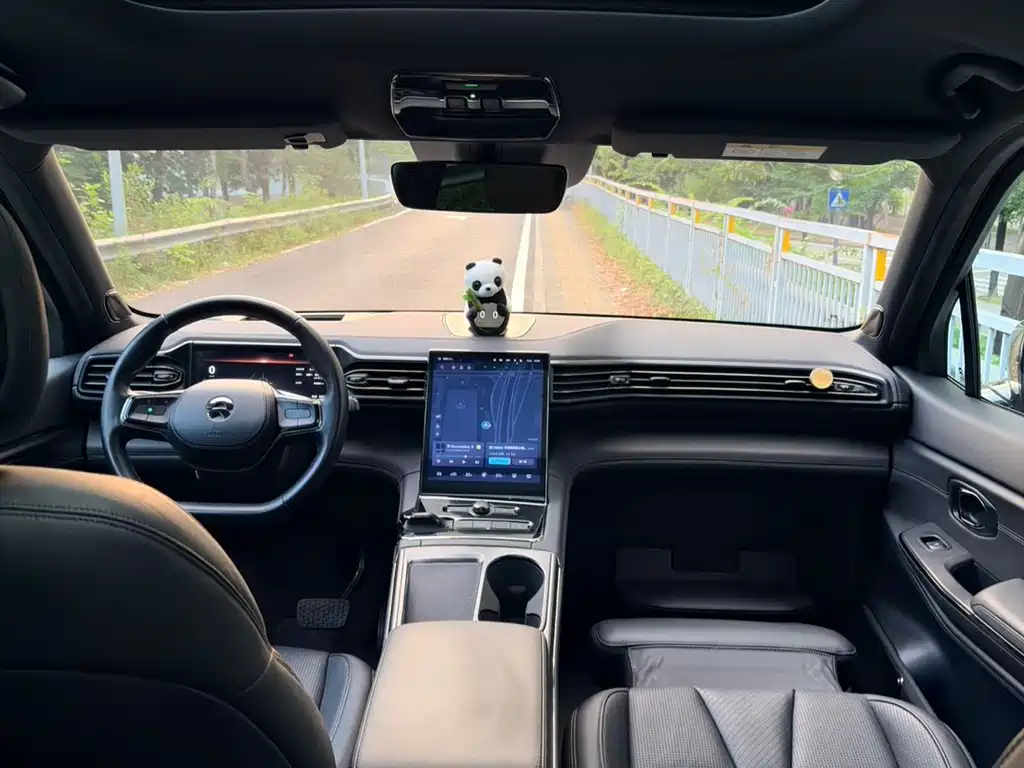 NIO ES8 — миниатюра 11