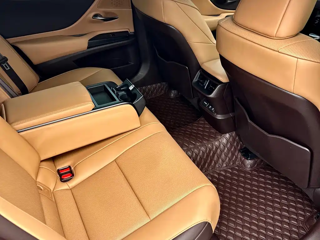 Lexus ES — миниатюра 10