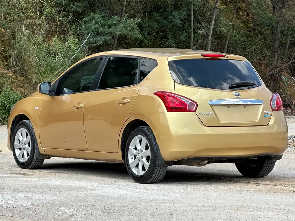 Nissan Tiida 2011 1.6L MT