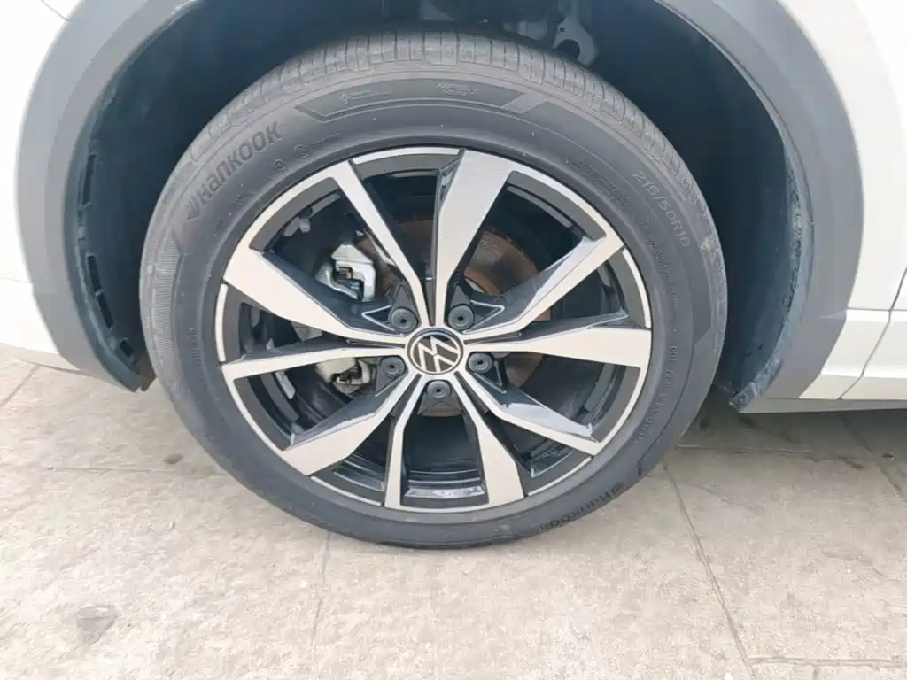 Volkswagen T-Roc — миниатюра 23