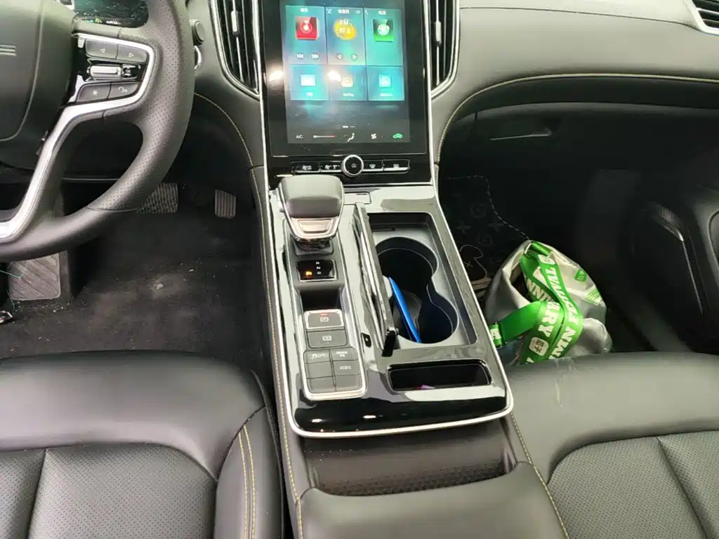 Roewe i6 MAX New Energy — миниатюра 14