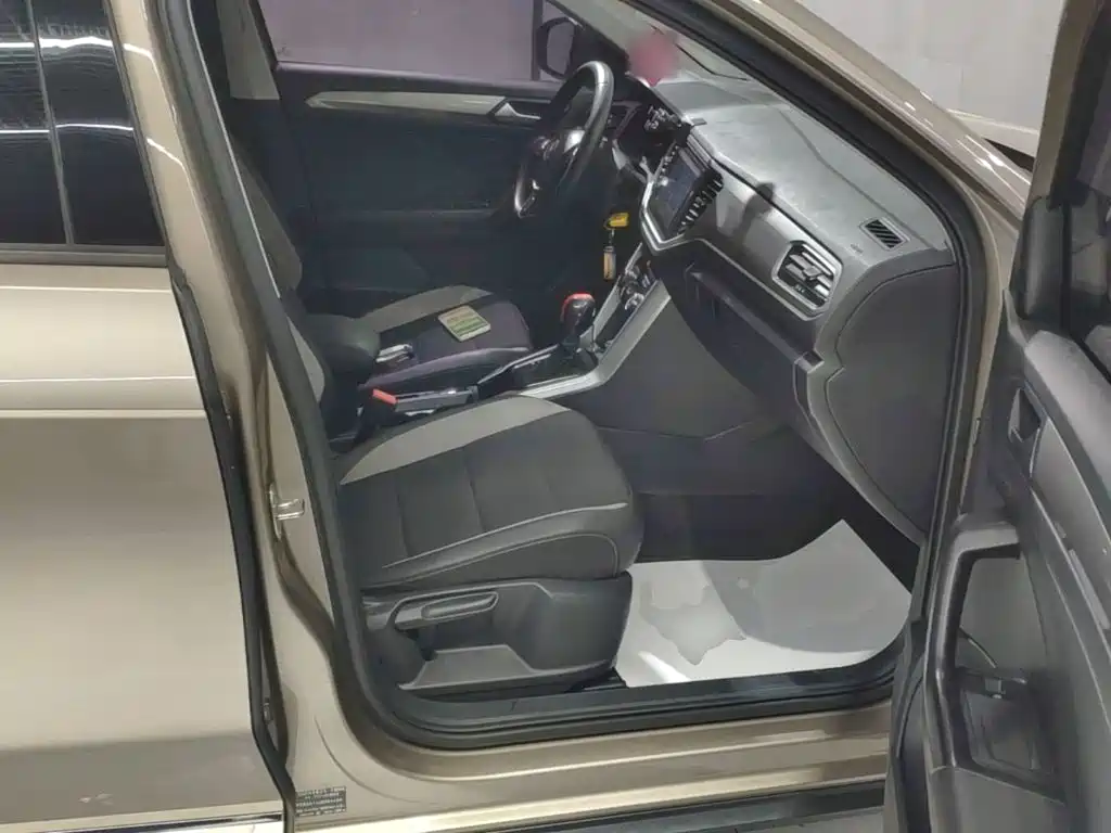Volkswagen T-Roc — миниатюра 25