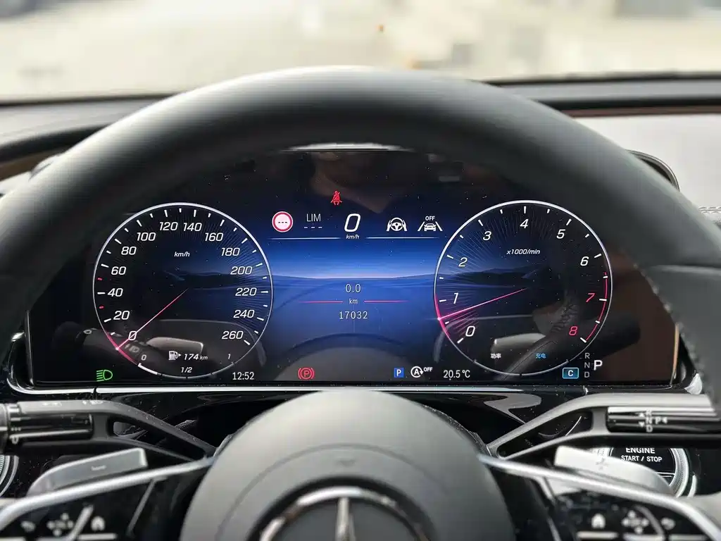 Mercedes-Benz E-Class — миниатюра 15