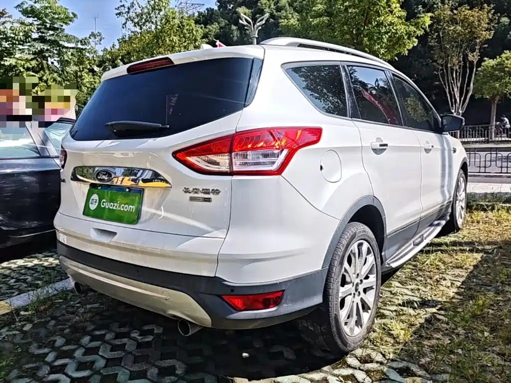 Ford Kuga — миниатюра 7