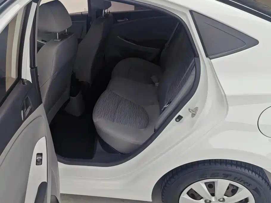 Hyundai Verna — миниатюра 11