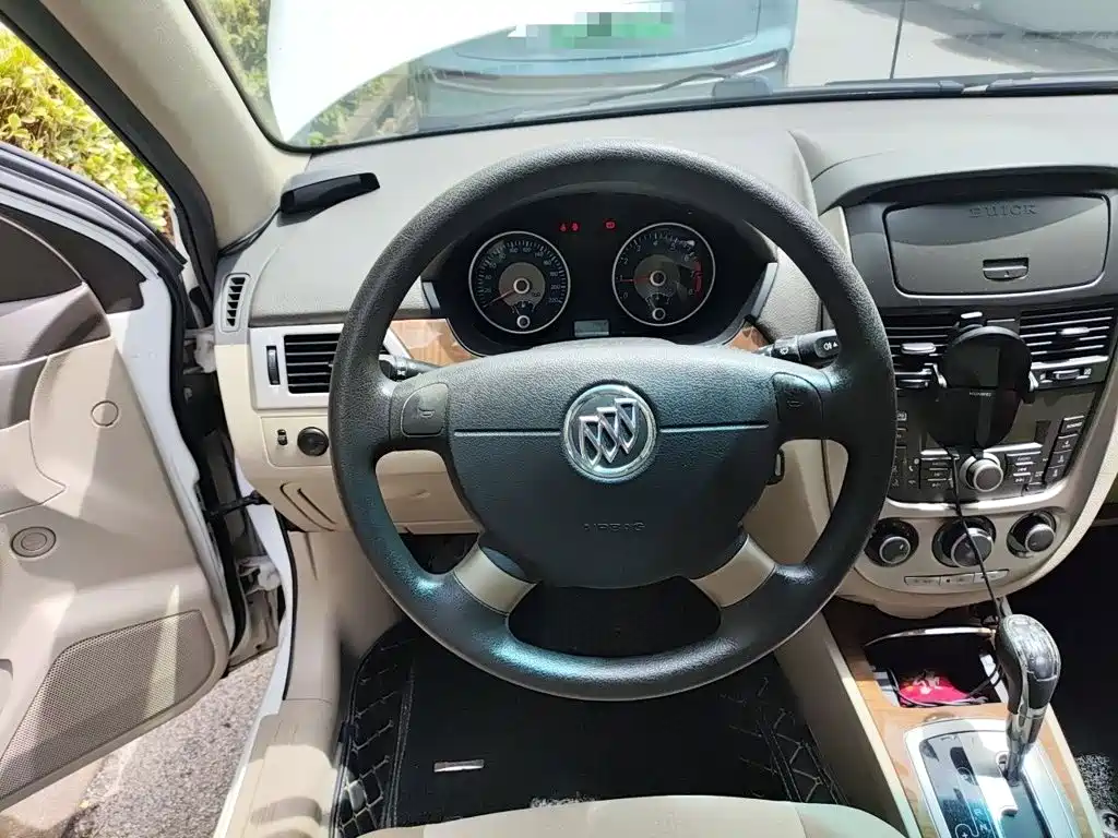 Buick Excelle — миниатюра 3