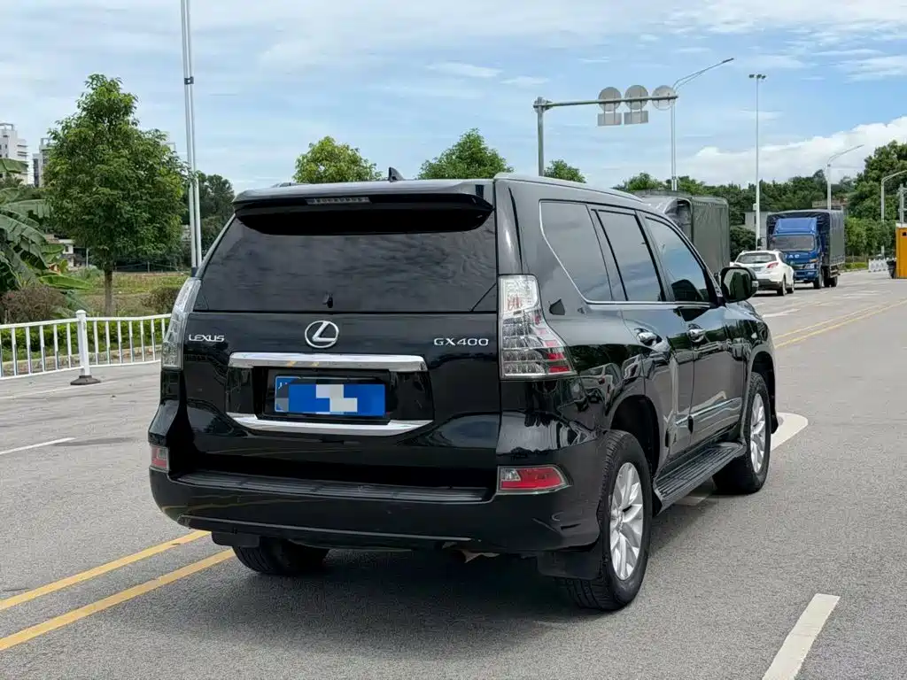 Lexus GX — миниатюра 4
