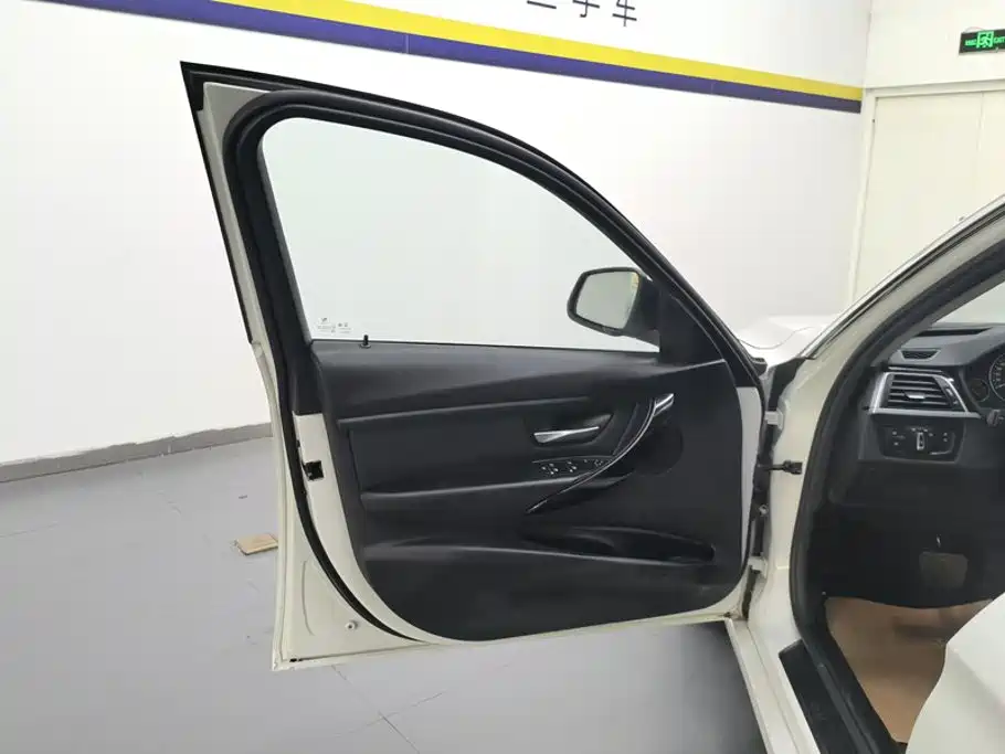 BMW 3 Series — миниатюра 7
