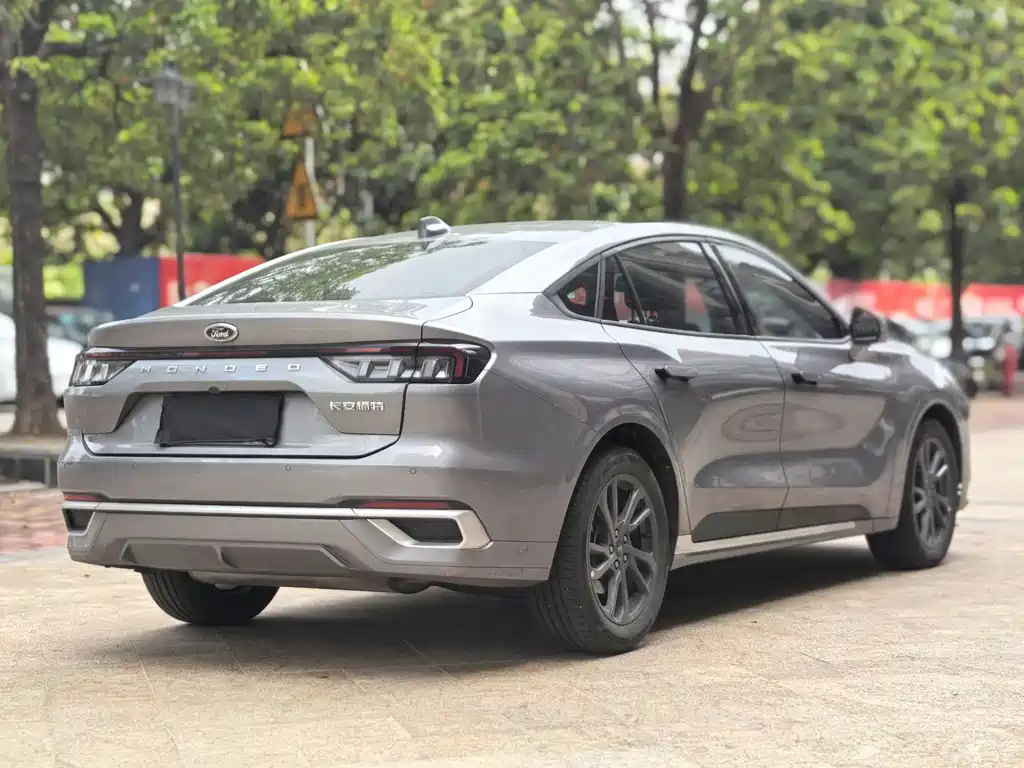 Ford Mondeo 2025 2.0T EcoBoost Luxury