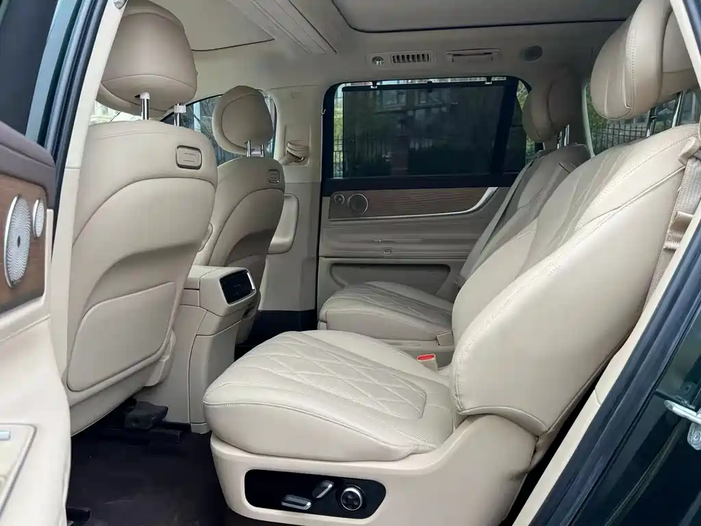 AITO ASK THE WORLD M9