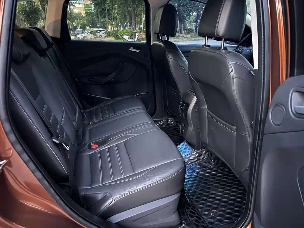 Ford Kuga — миниатюра 14