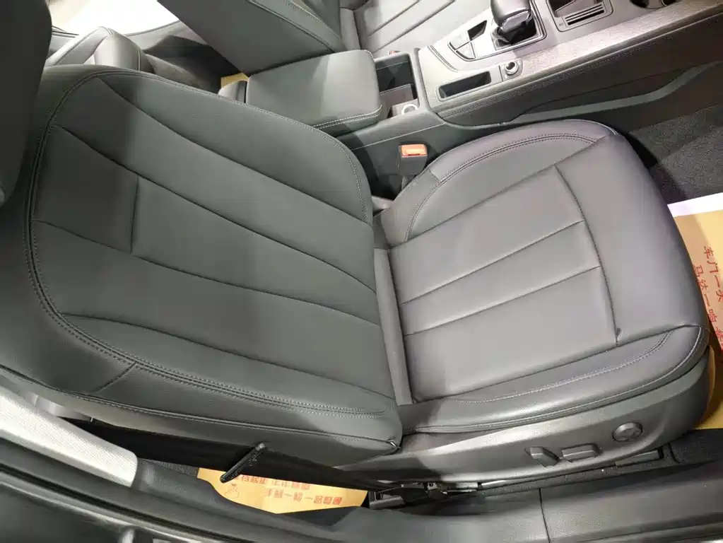 Audi A4L — миниатюра 10