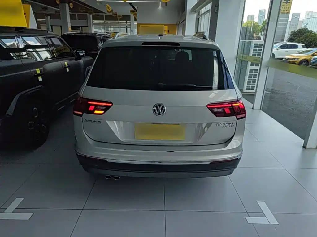 Volkswagen Tiguan L — миниатюра 6