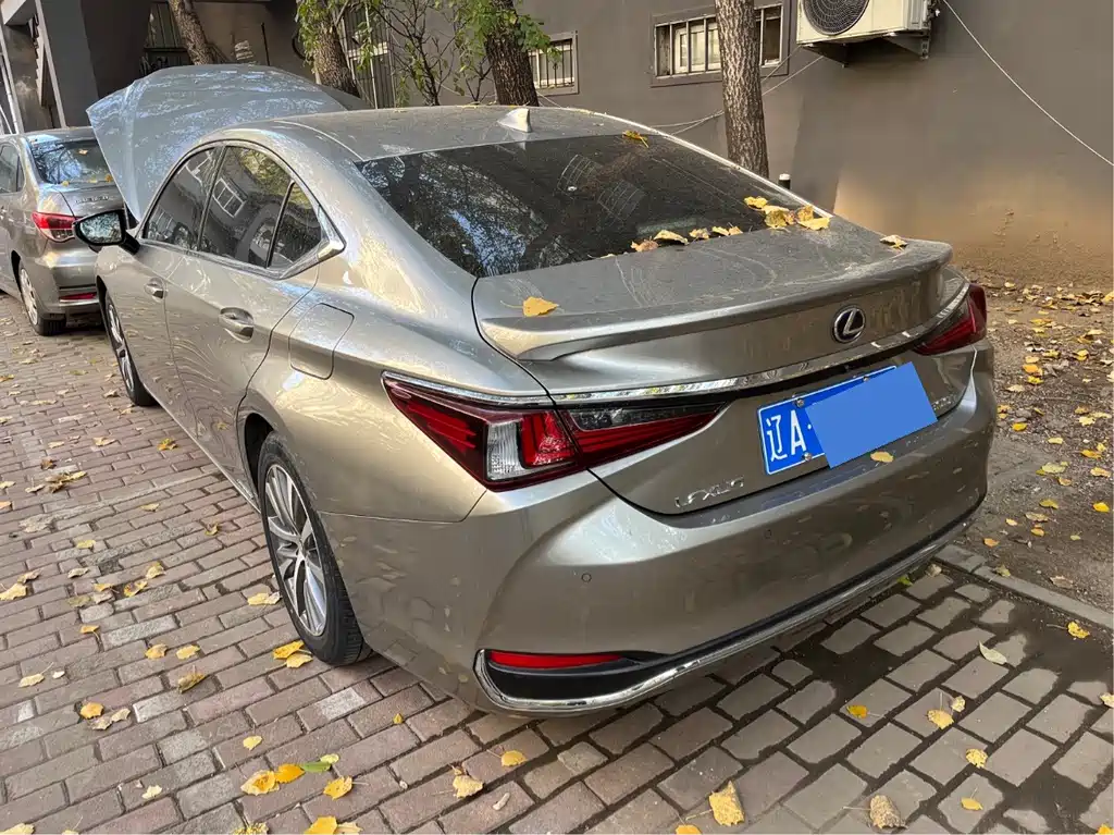 Lexus ES — миниатюра 13