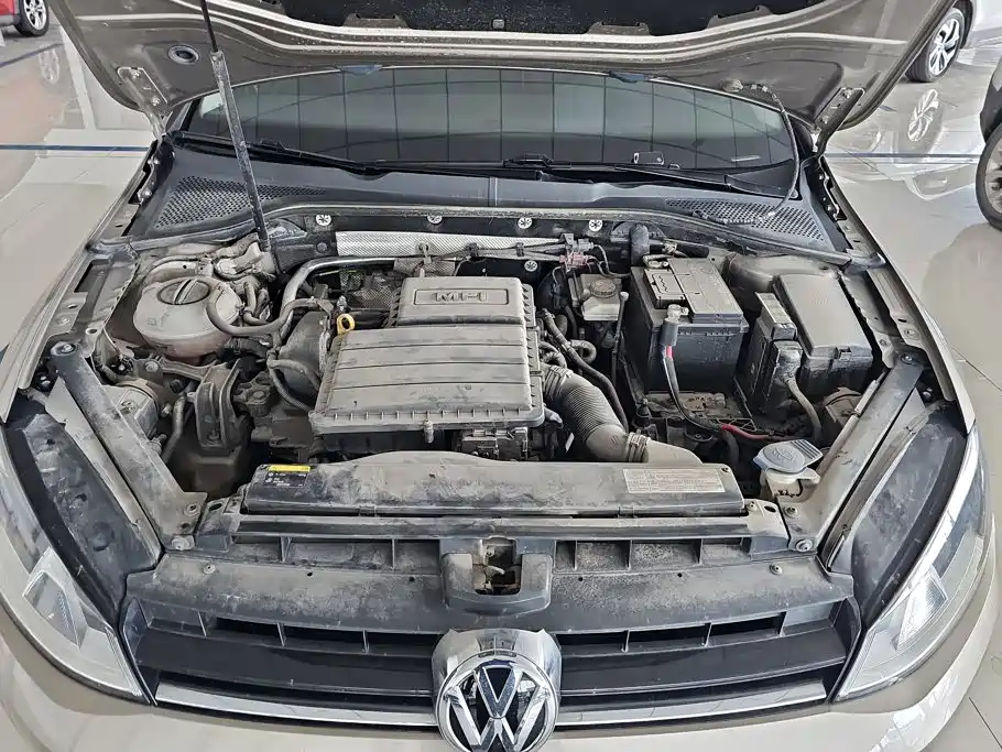 Volkswagen Golf — миниатюра 10