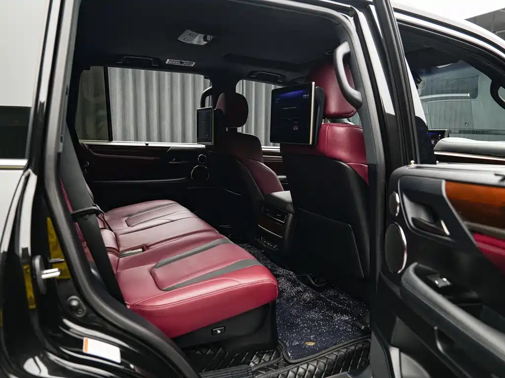 Lexus LX — миниатюра 15