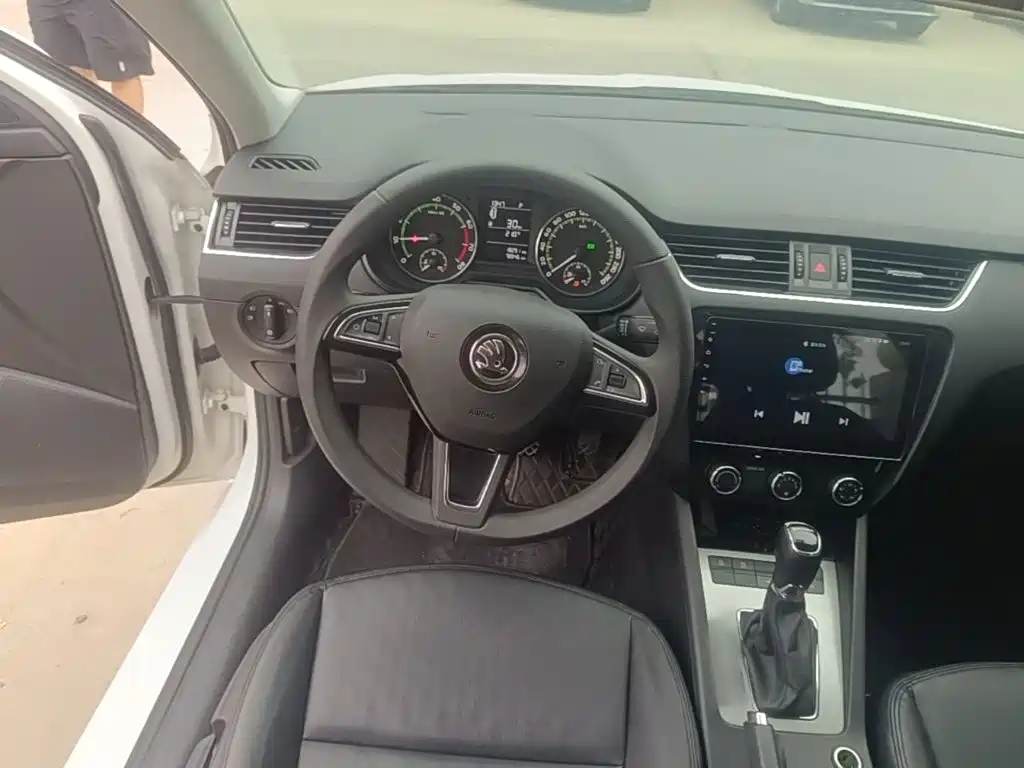 Skoda Octavia — миниатюра 11