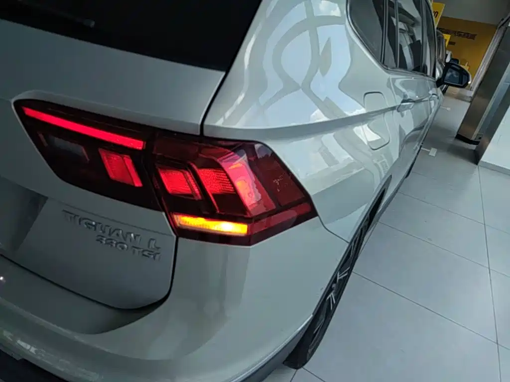 Volkswagen Tiguan L — миниатюра 8