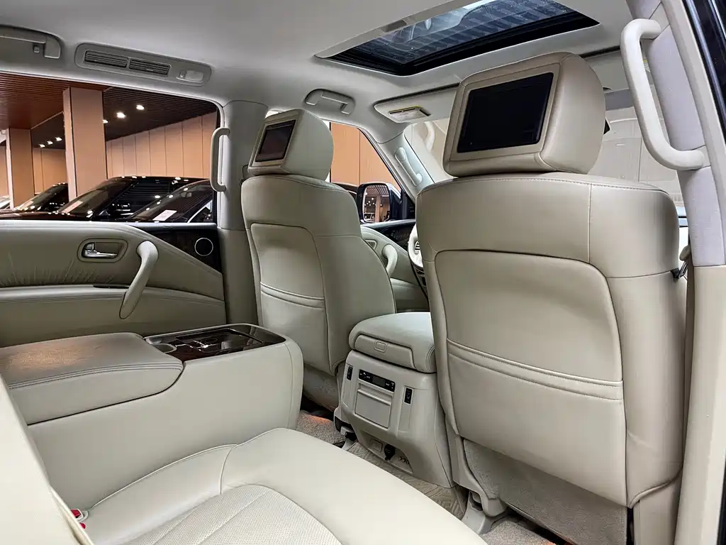 Infiniti QX80 2013 5.6L 4WD