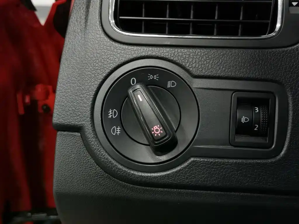 Volkswagen Polo — миниатюра 21