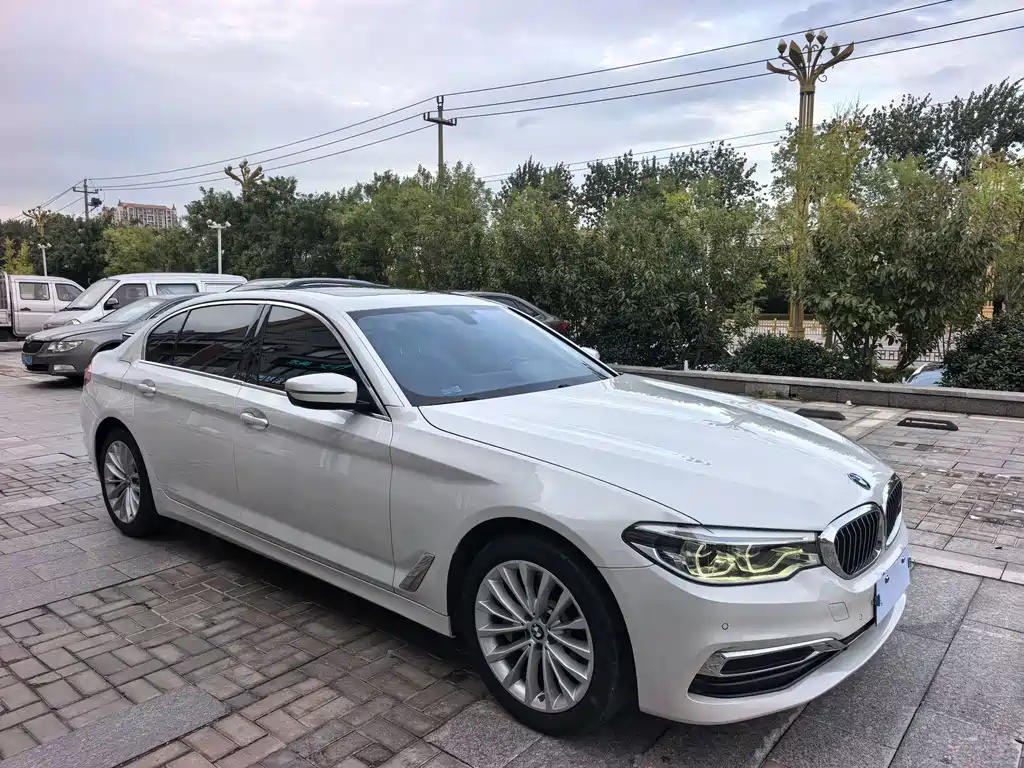 BMW 5 Series — миниатюра 3
