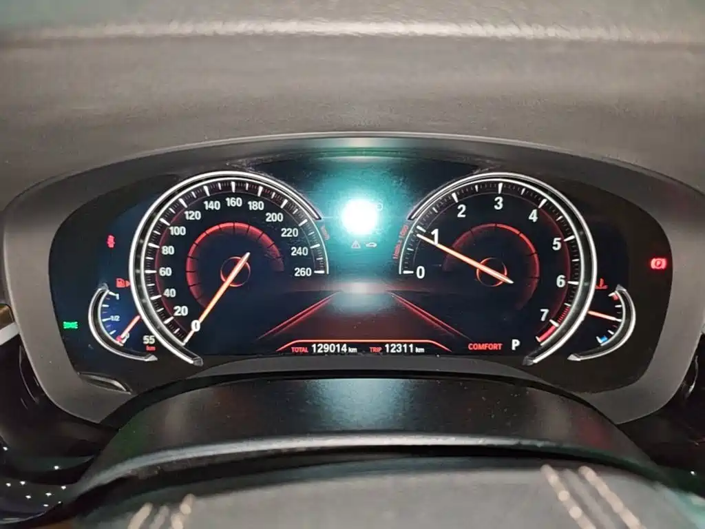 BMW 5 Series — миниатюра 12