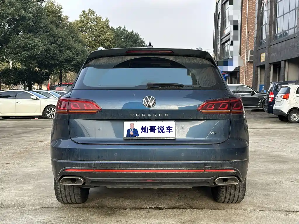 VOLKSWAGEN TOUAREG