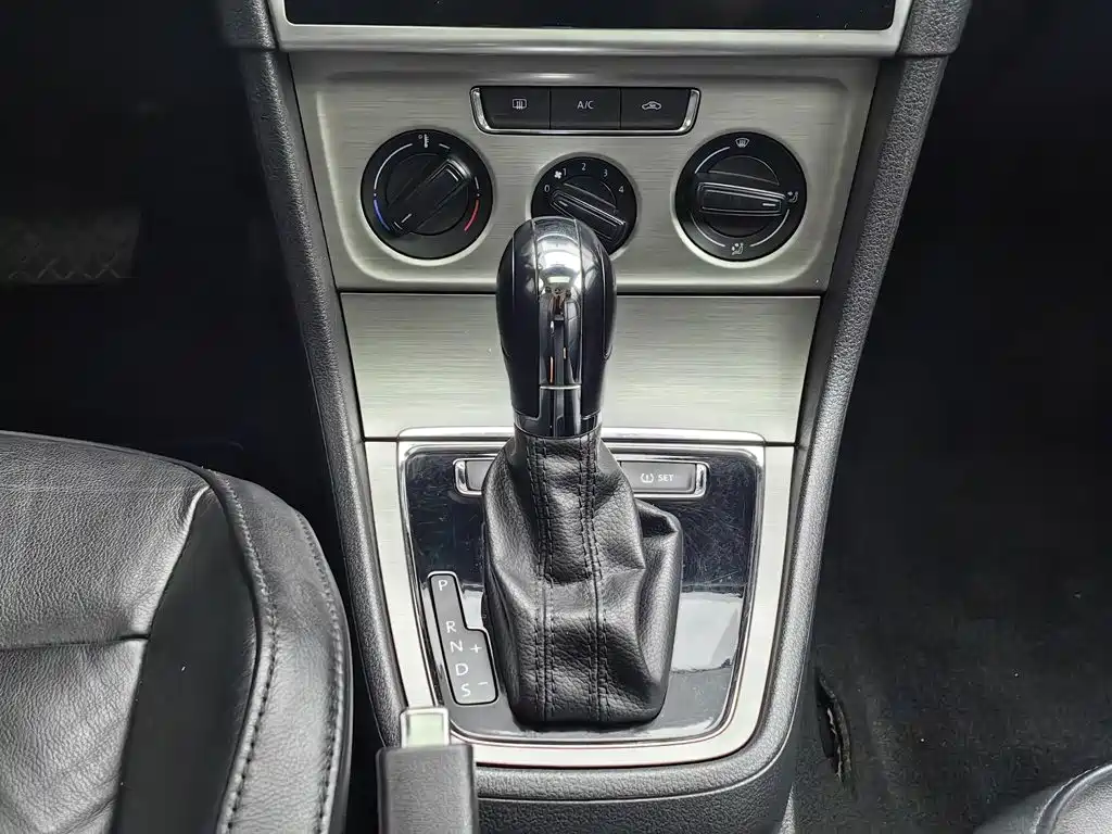Volkswagen Lavida — миниатюра 13