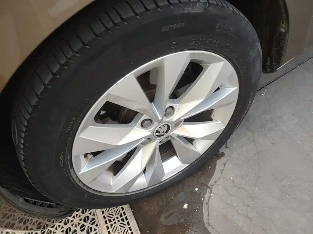Skoda Superb — миниатюра 23