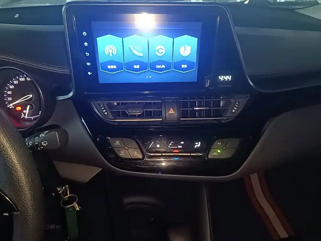 Toyota IZOA — миниатюра 13