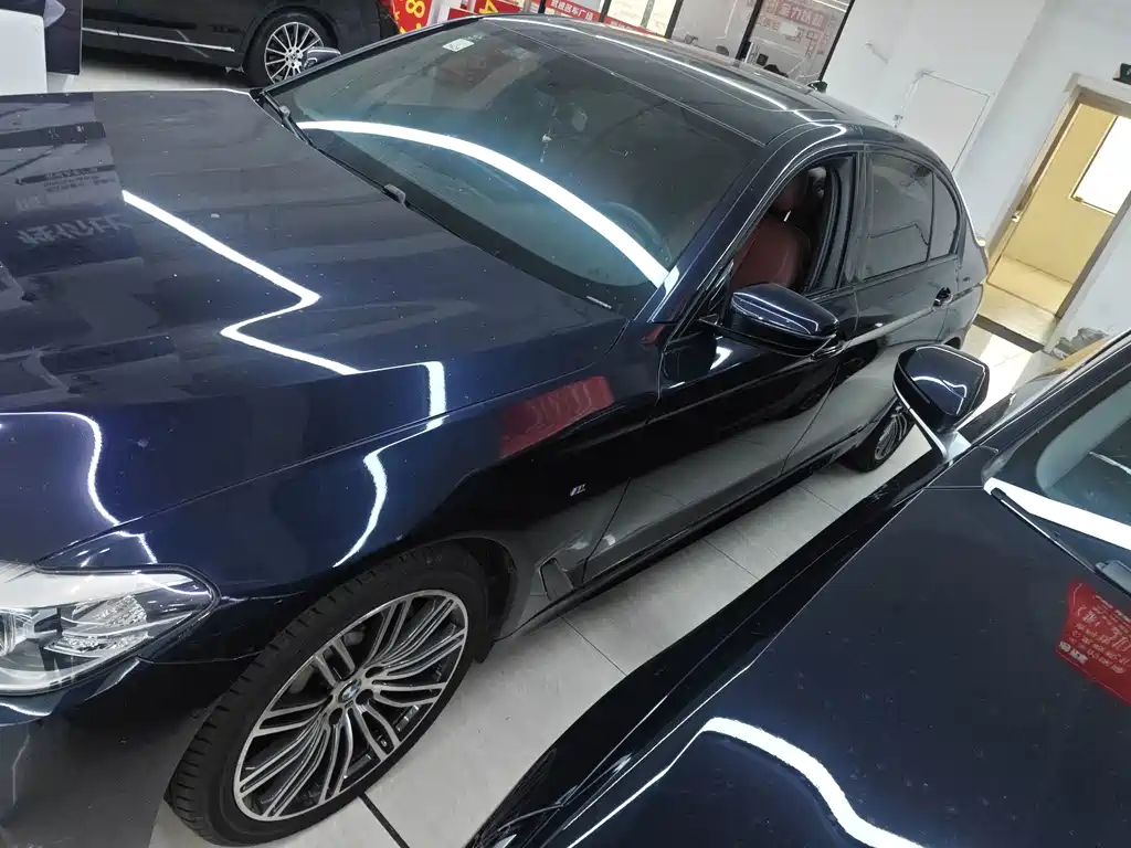 BMW 5 Series — миниатюра 2