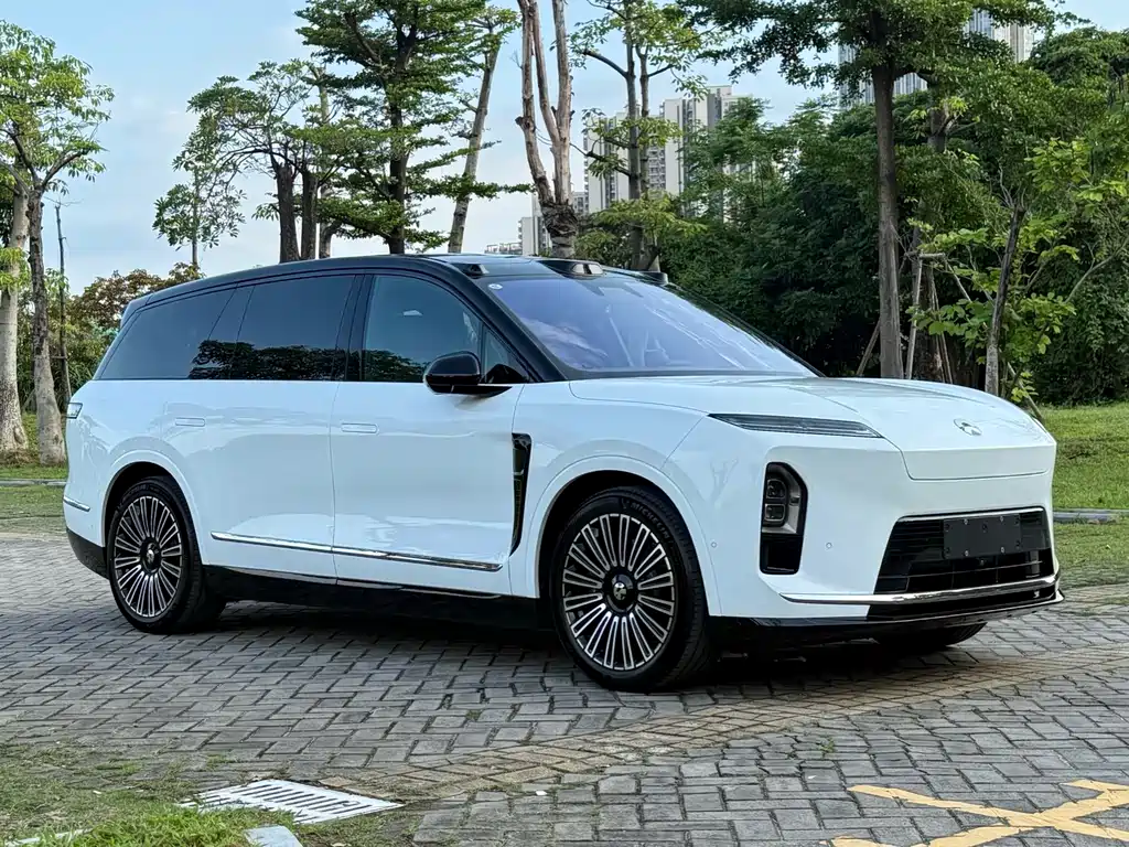 NIO ES8 2026 мест Executive Luxury